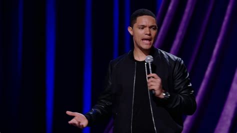 Trevor Noah'ın Loud & Clear Stand-Up Gösterisi: Gülmekten Karınlarını Tutuyorlar!